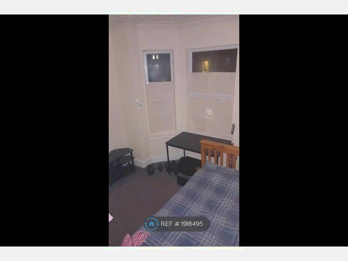 Studio To Rent In Windsor Road, Levenshulme, Manchester, M19