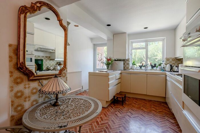 5 Bedroom Detached House For Sale In Bottrells Lane, Chalfont St Giles, Buckinghamshire HP8