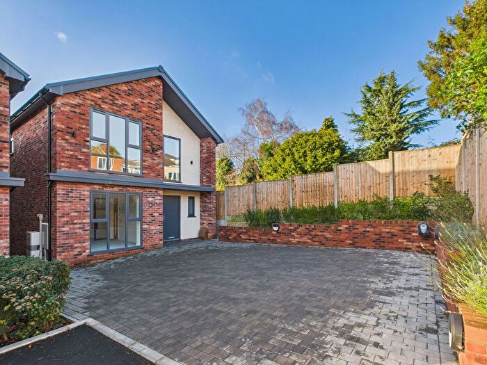 4 Bedroom Detached House For Sale In Gardenia Grove, Mapperley, Nottingham, NG3