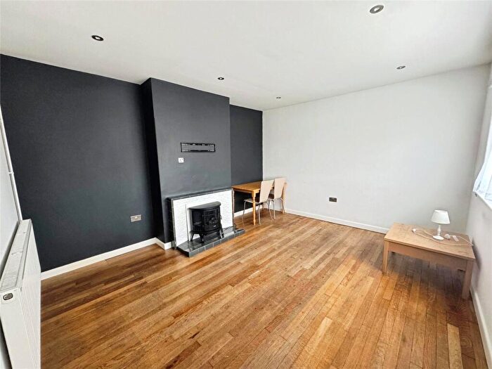 2 Bedroom Bungalow To Rent In Pallance Road, PO31