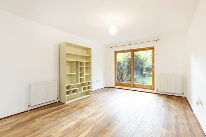 1 Bedroom Flat To Rent In Clarendon Road, London, N8