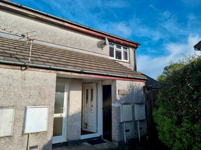 1 Bedroom Flat To Rent In Lowen Way, Threemilestone TR3