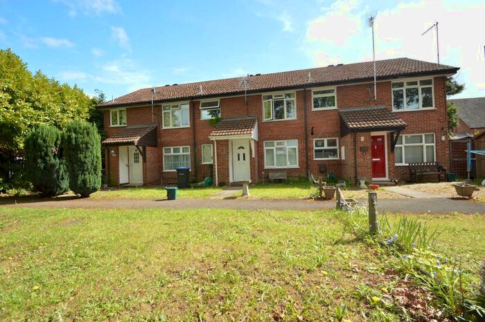 1 Bedroom Maisonette To Rent In Princess Marys Road, Addlestone KT15