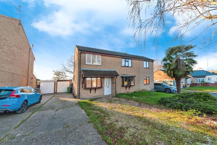 2 Bedroom Semi Detached House For Sale In Leconfield Close, Lincoln, Lincolnshire, LN6