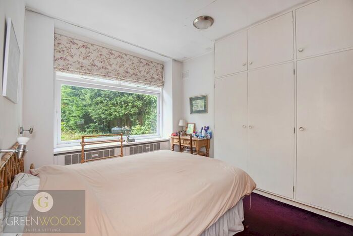 4 Bedroom Bungalow For Sale In Princes Way, London, SW19