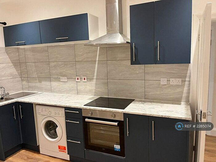 3 Bedroom Semi-Detached House To Rent In Forest Road, Loughborough, LE11