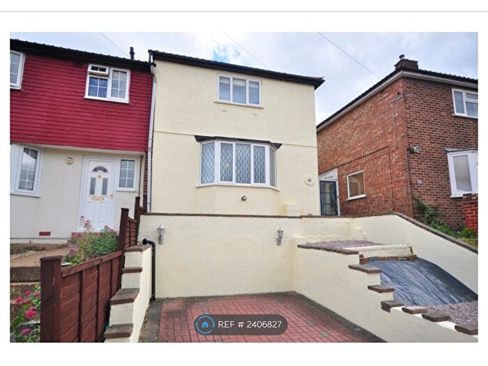 3 Bedroom End Of Terrace House To Rent In Carton Close, Rochester, ME1