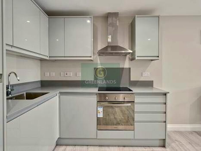 2 Bedroom Flat To Rent In Bethnal Green Road, Bethnal Green, E2