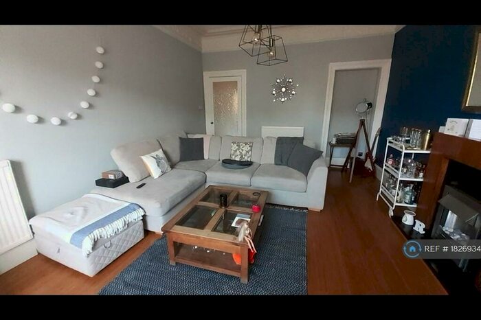 2 Bedroom Flat To Rent In Meadowpark Street, Glasgow, G31