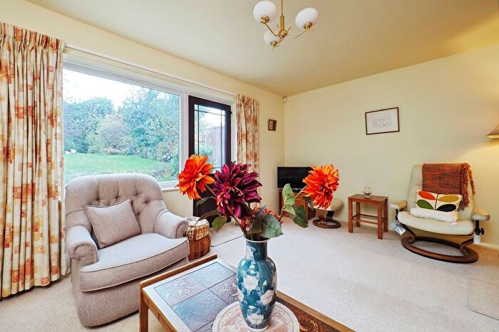 4 Bedroom Detached House For Sale In Warrender Close, Bramcote, Nottingham, NG9