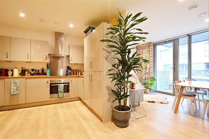 1 Bedroom Flat To Rent In Bessemer Place, London, SE10