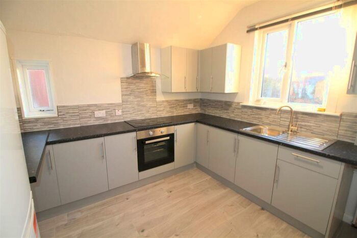 2 Bedroom Flat To Rent In Linden Grove Beeston Nottingham, NG9