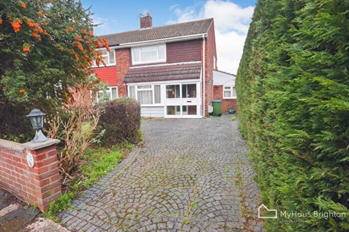 2 Bedroom House For Sale In Clifton Green, Aylesbury, HP19