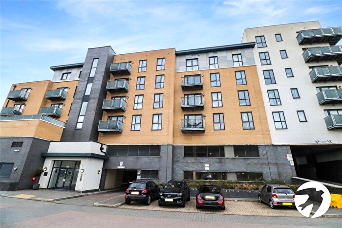 2 Bedroom Flat For Sale In Little Brights Road, Belvedere, DA17