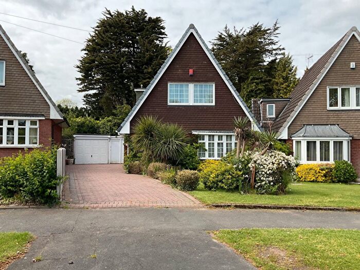 3 Bedroom Detached House For Sale In Stevens Road, Pedmore, Stourbridge, DY9