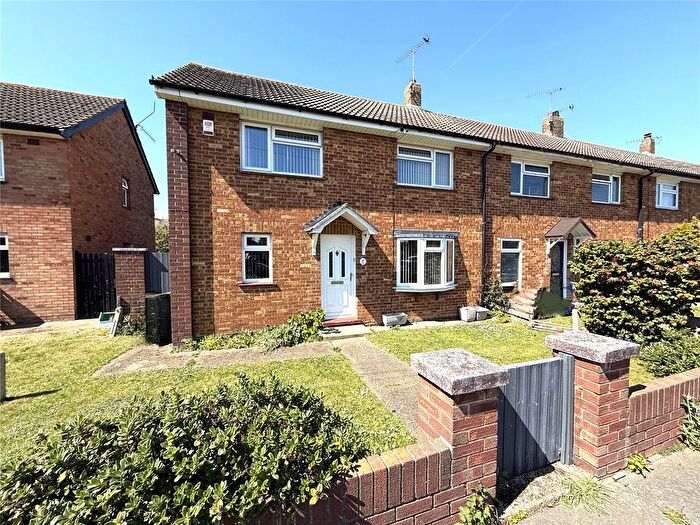 3 Bedroom End Terrace House For Sale In Waterson Road, Chadwell St Mary, Grays, Essex, RM16