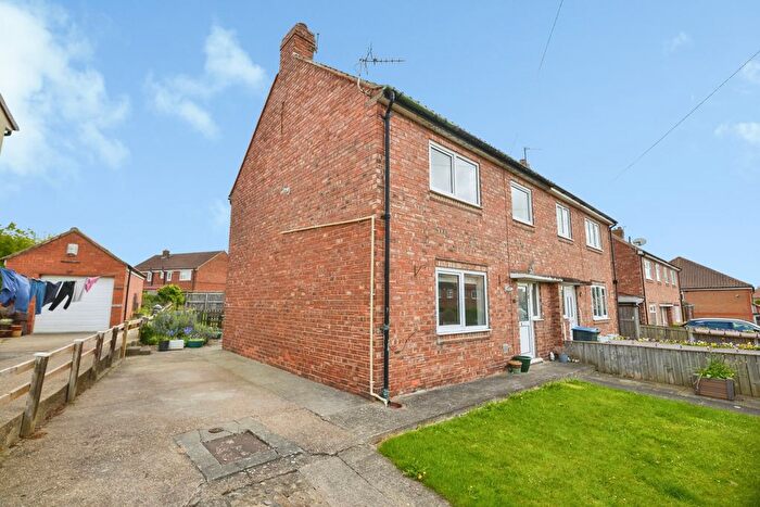 3 Bedroom Semi-detached House For Sale In Linden Grove, Middlesbrough, TS9