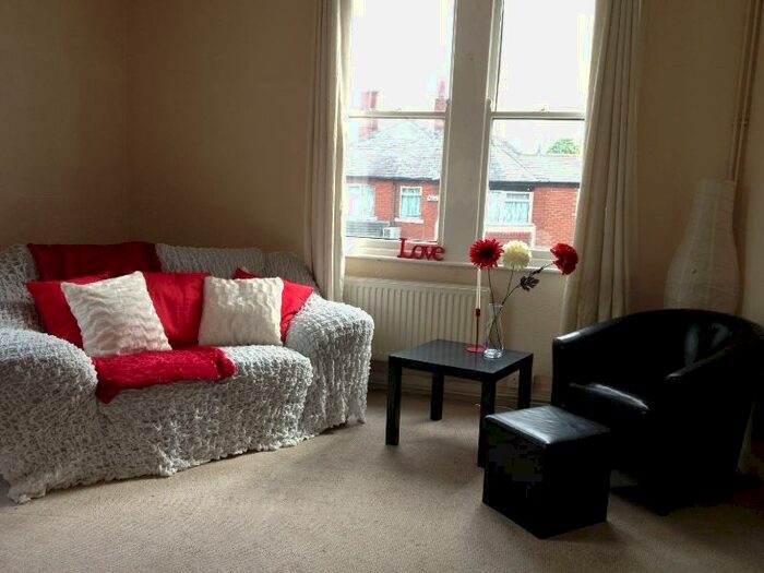 2 Bedroom Apartment To Rent In A Cardigan Road, LS6