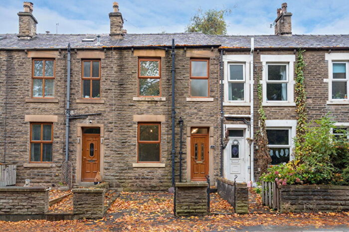 3 Bedroom Terraced House For Sale In Shaw Lane, Hadfield, Glossop, SK13