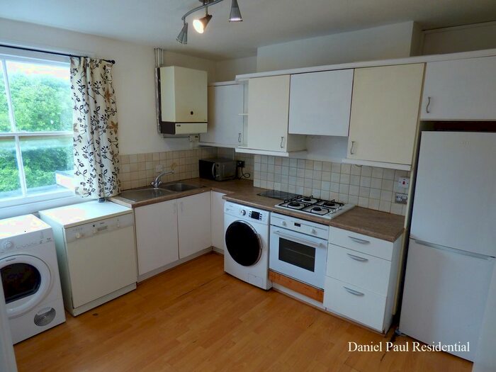 2 Bedroom Maisonette To Rent In Ealing Road, Brentford, TW8