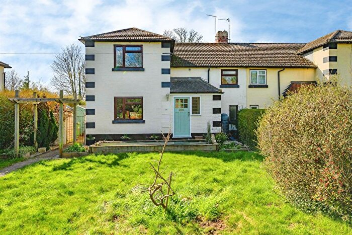 4 Bedroom Semi-Detached House For Sale In Watling Street, Park Street, St. Albans, AL2