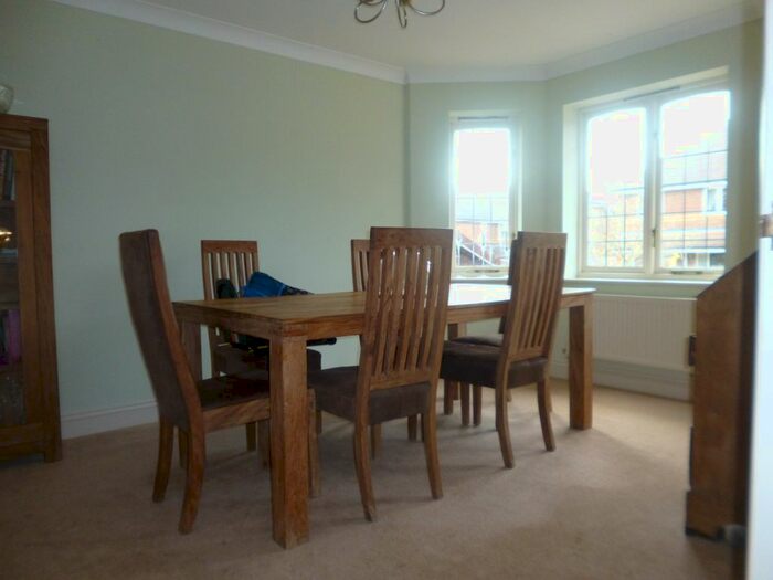 5 Bedroom Detached House To Rent In Athenia Close, Goffs Oak Cuffley EN7