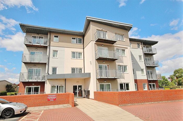 2 Bedroom Property For Sale In Canal Road, Selby, YO8