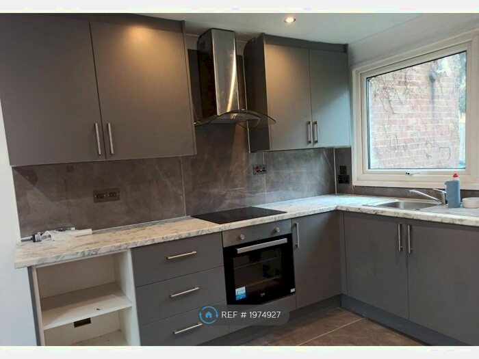 3 Bedroom Semi-Detached House To Rent In Greatmeadow, Northampton, NN3