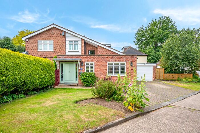4 Bedroom Detached House For Sale In Heathfield, Chislehurst, BR7