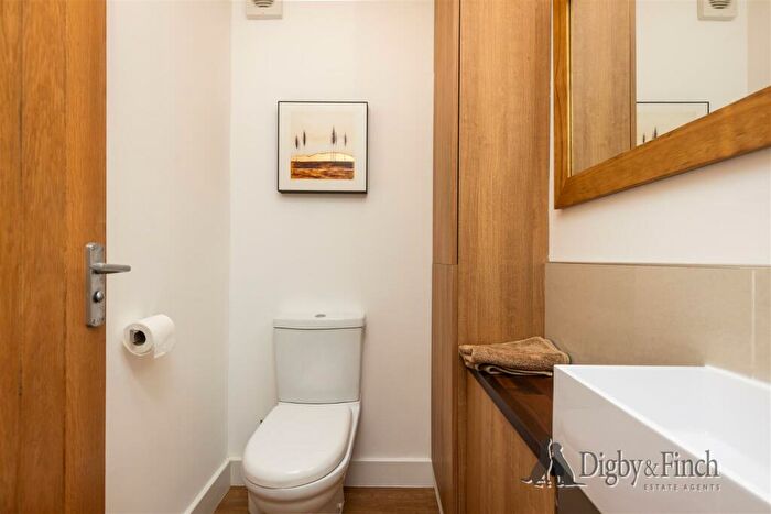 4 Bedroom Detached House For Sale In Vicarage Lane, Radcliffe-On-Trent, Nottingham, NG12