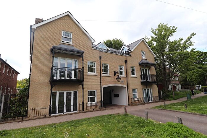 2 Bedroom Property To Rent In The Green, Brentwood, CM14