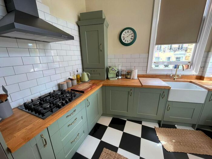 1 Bedroom Apartment To Rent In Gambier Terrace, L1