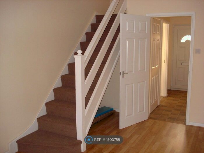 4 Bedroom End Of Terrace House To Rent In Link Road, Canvey Island, SS8