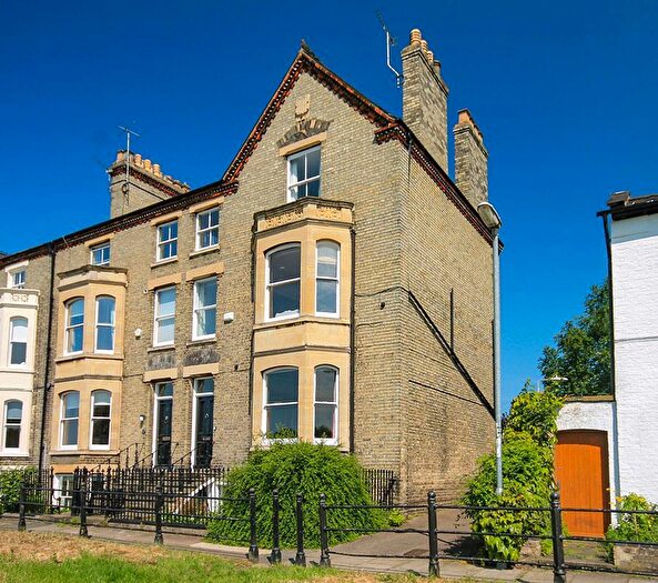4 Bedroom Town House To Rent In Brunswick Walk Cambridge, CB5