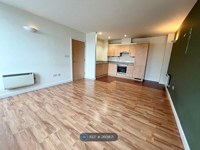 2 Bedroom Flat To Rent In Queens Road, Nottingham, NG2