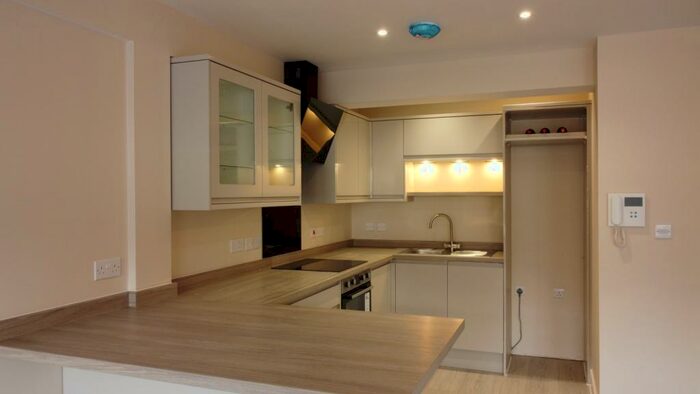 2 Bedroom Flat To Rent In High Street, Marlborough, SN8