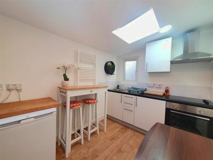 Studio To Rent In Cedar Park Road, Enfield, EN2