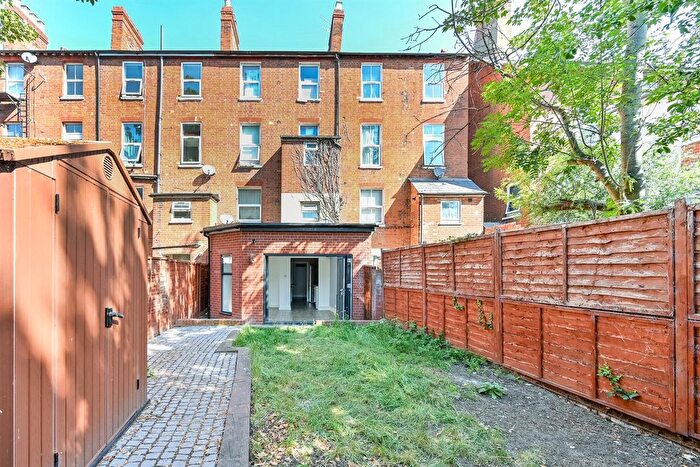 2 Bedroom Flat To Rent In South Street, Reading, RG1