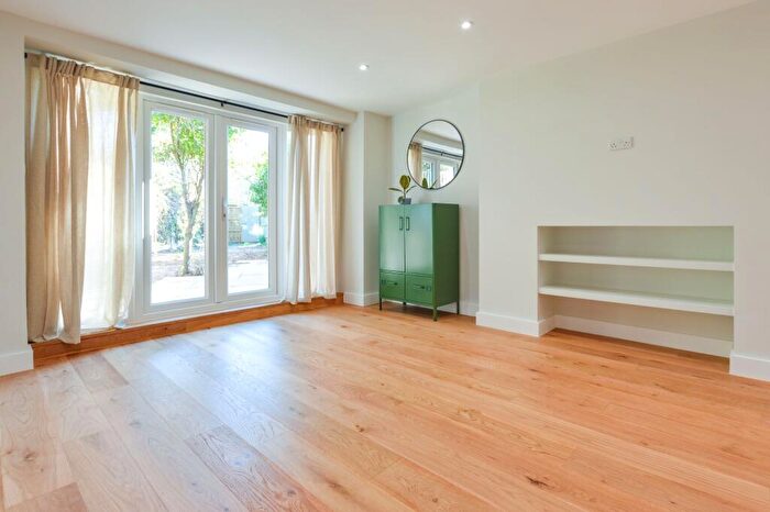 2 Bedroom Apartment To Rent In Flat C, Broadhurst Gardens, West Hampstead, NW6