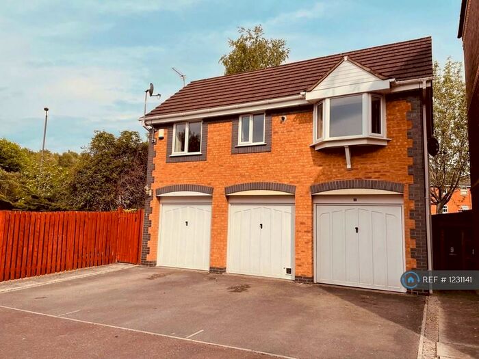 1 Bedroom Flat To Rent In Holywell Close, St. Annes Park, Bristol, BS4