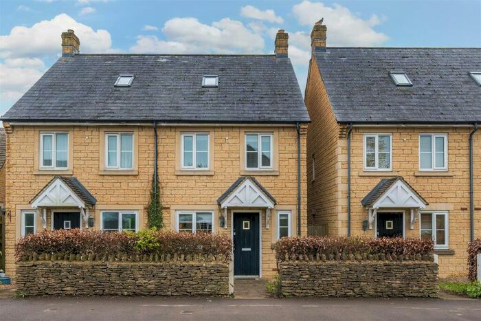 3 Bedroom Semi-Detached House For Sale In Blacksmith Close, Yatton Keynell, Chippenham, SN14