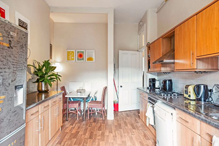 2 Bedroom Flat For Sale In Great Western Road, Glasgow, G4