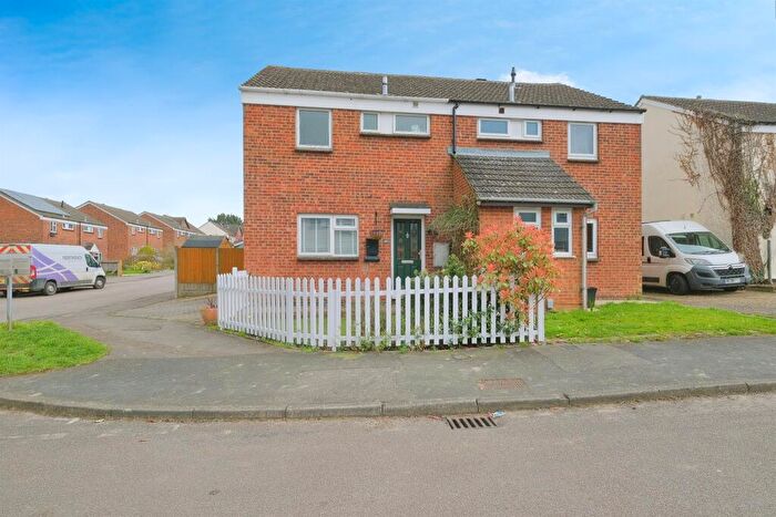 3 Bedroom Semi-Detached House For Sale In Hunters Way, Saffron Walden, CB11