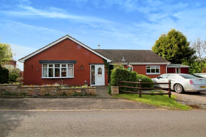 3 Bedroom Detached Bungalow For Sale In Foredraught Lane, Tibberton, Droitwich, WR9
