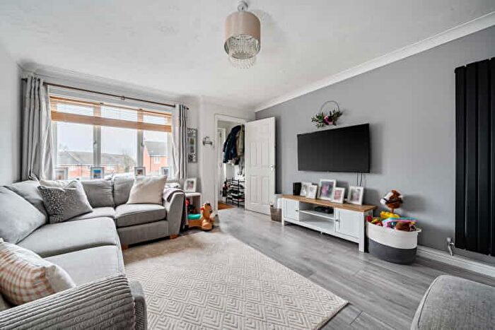 2 Bedroom Terraced House For Sale In Halliday Close, Radlett, Hertfordshire, WD7