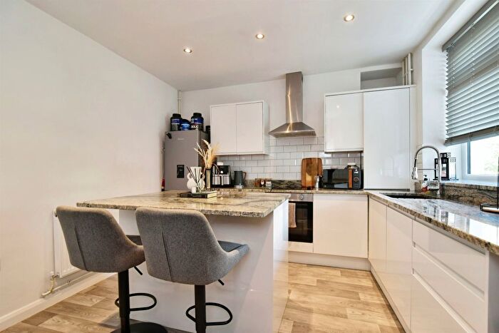 3 Bedroom End Of Terrace House For Sale In Aberdare Road, Mountain Ash, CF45