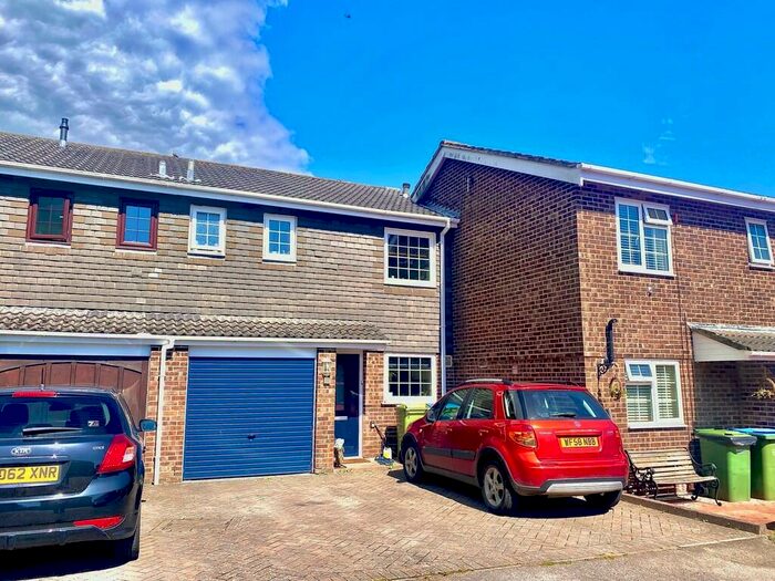 3 Bedroom Terraced House To Rent In Birchdale Close, Warsash, SO31