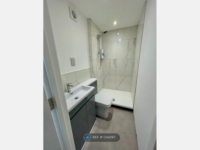 1 Bedroom Flat To Rent In Two Mile Hill Road, Bristol, BS15