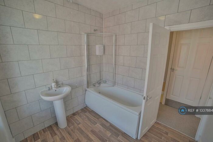 3 Bedroom Terraced House To Rent In Barden Place, Leeds, LS12