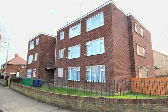 2 Bedroom Flat To Rent In Lenthall Avenue, Grays, RM17
